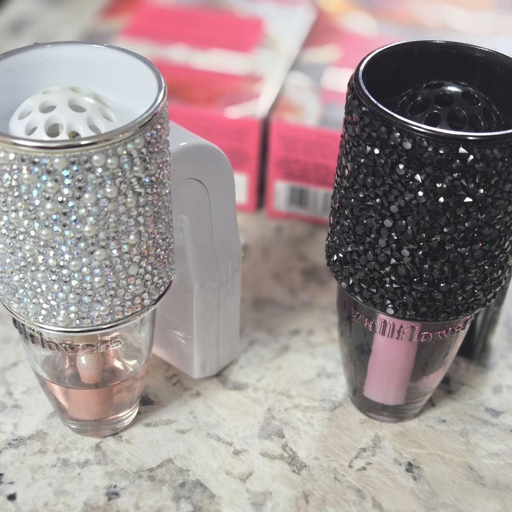 Bath & Body Works Glitter Wallflower Plugs - Silver and Black